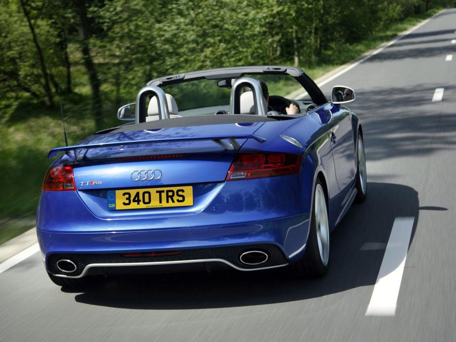  Audi TT RS Roadster (8J) 2009 года  (UK) (фото 22 из 23)
